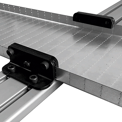 Fixation de goulotte verticale