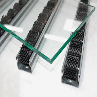 Cylindrical brush track - Profil shape For gentle conveying and handlin - Simplified view