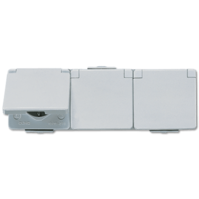 SCHUKO®-Dreifach-Steckdose, 16 A 250 V ~, Schraubklemmen, waagerecht, IP 44, WG 600
