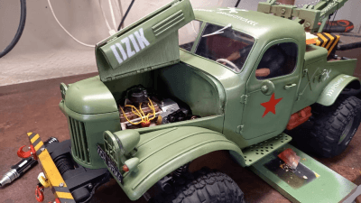 Open engine hood Zil 157 1